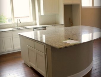 полукруглый остров кухни