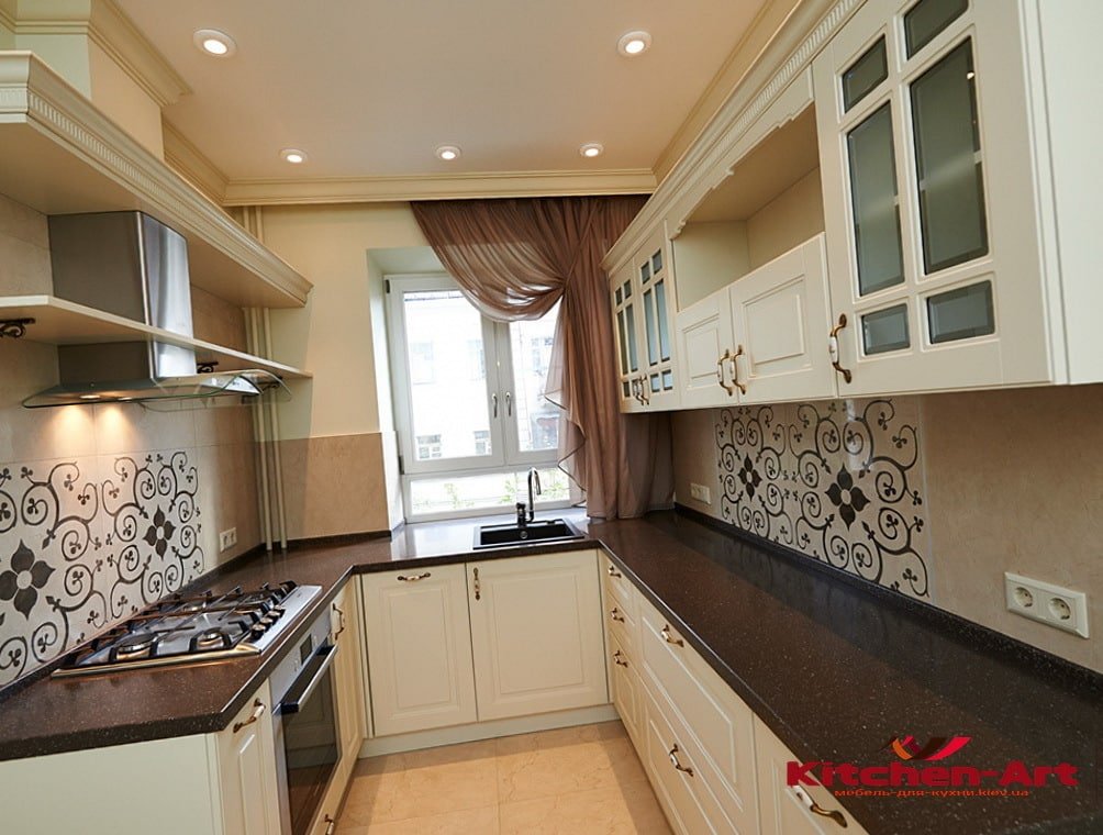 Встановлення кухонного підвіконня-стільниці в новобудові