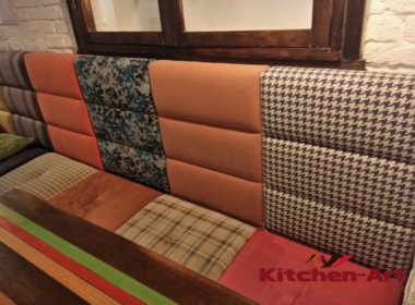 диван разноцветный для ресторана под заказ в Киеве