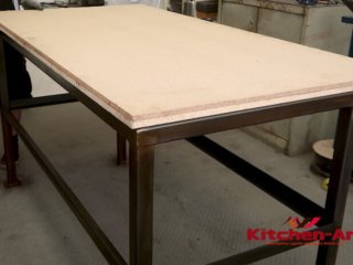 изготовление металлической основы стола из дерева