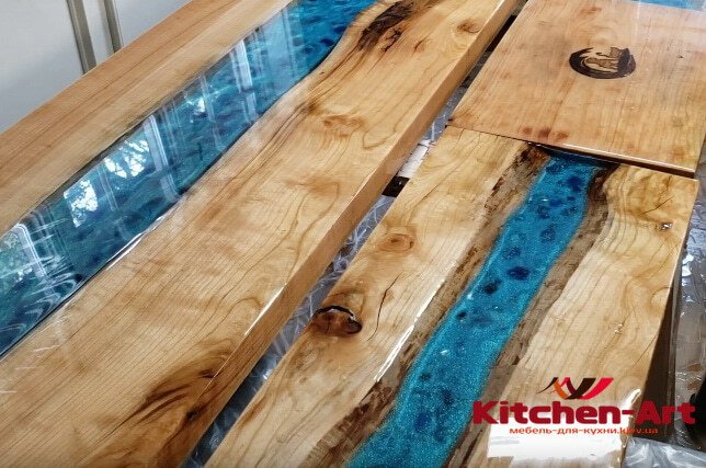 столы из эпоксидной смолы Кив