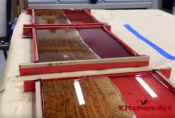 Столы из эпоксидной смолы и SLAB на заказ