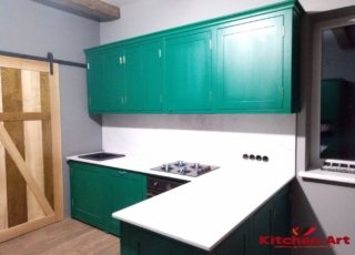 Кухня из дерева зеленого цвета