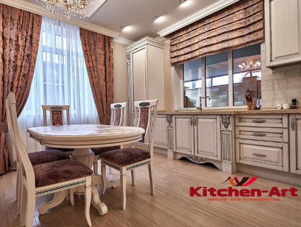 Светлая кухня из ольхи