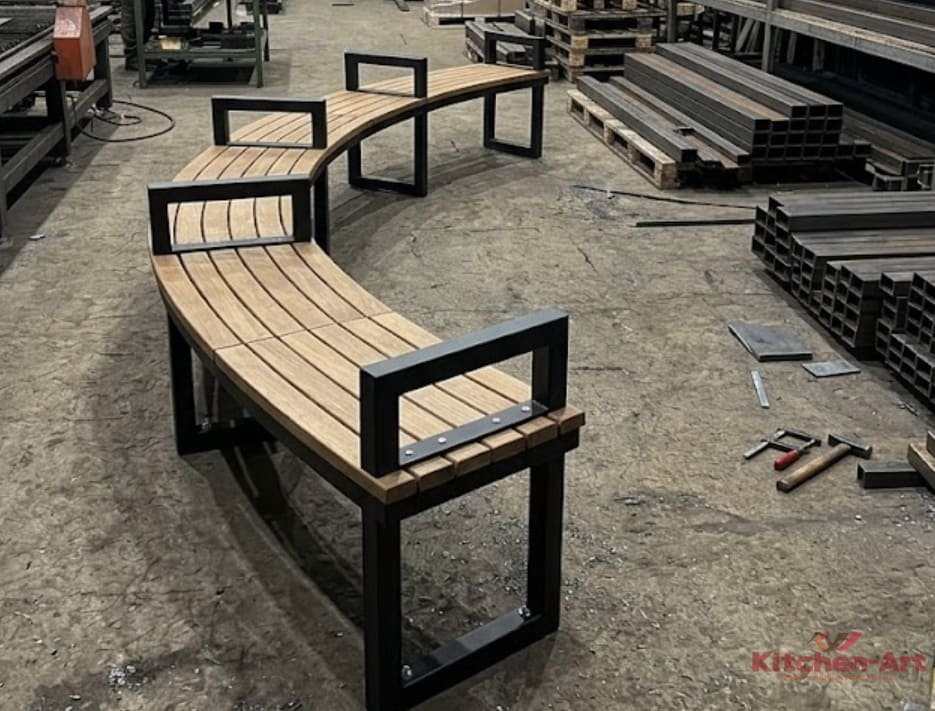 Виробництво скамійок для ТРЦ та магазинів