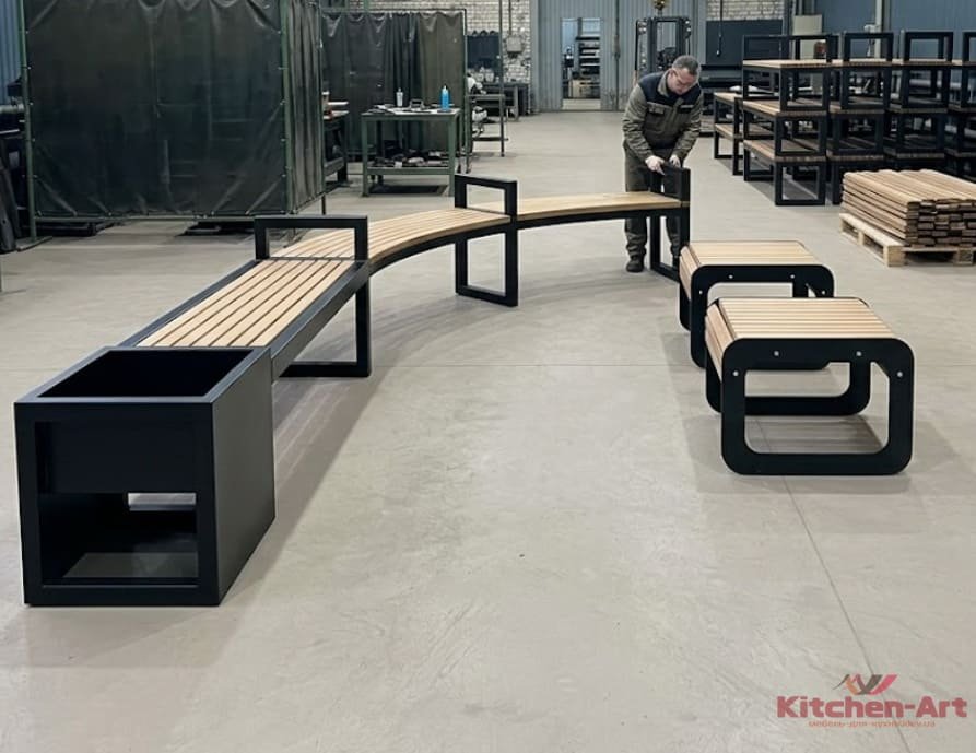 Лавки з профільної труби та бруса дуба