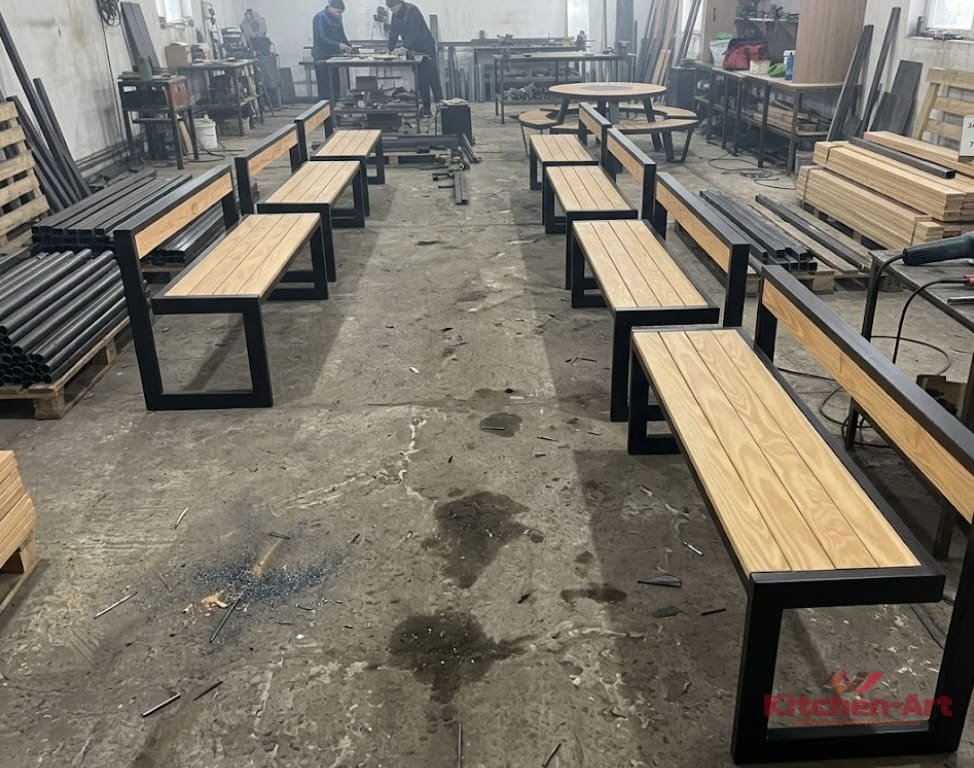 Вуличні меблі з металу та дерева на замовлення