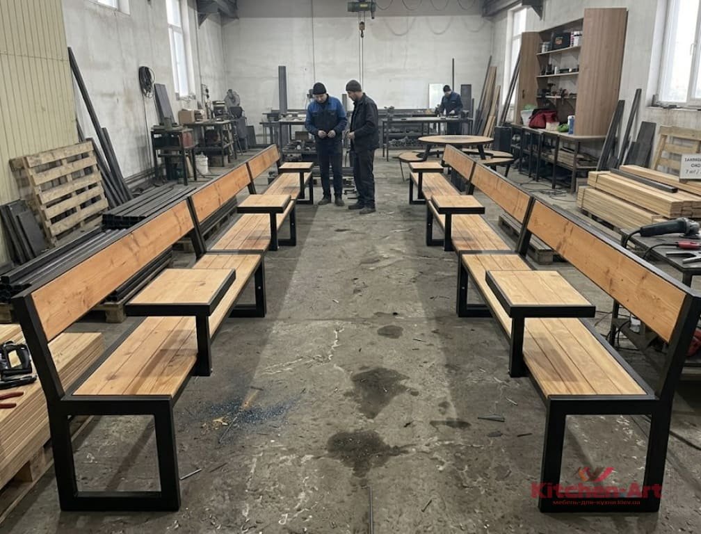 Скамійки для благоустрою прибудинкової території ЖК