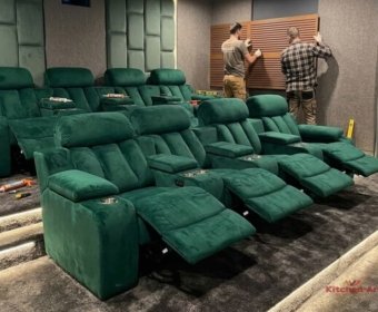 кресла для кинотеатра с реклайнерами