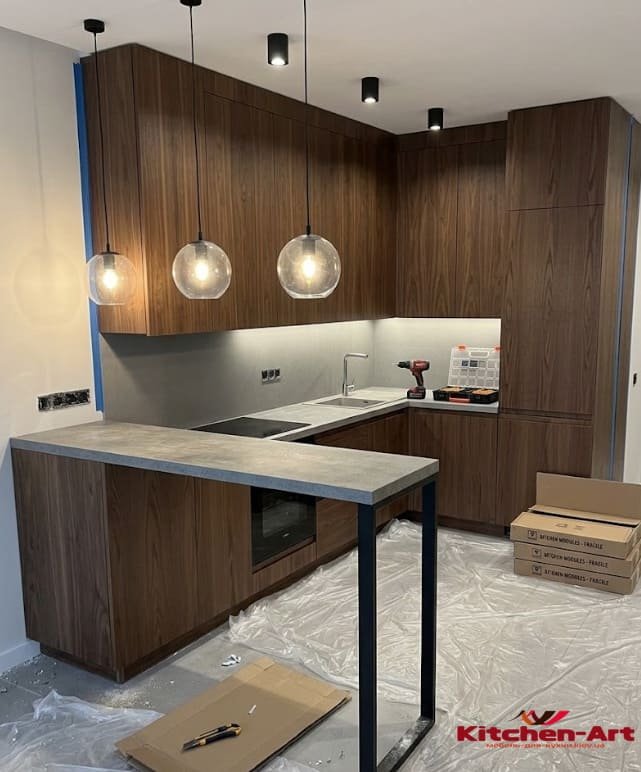 Кутова кухня з островом на замовлення