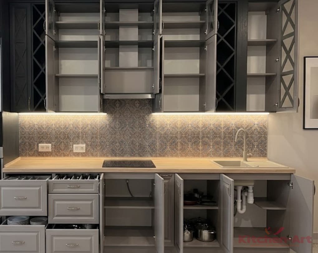 Якісна фурнітура для кухонь з масиву дерева в Буче