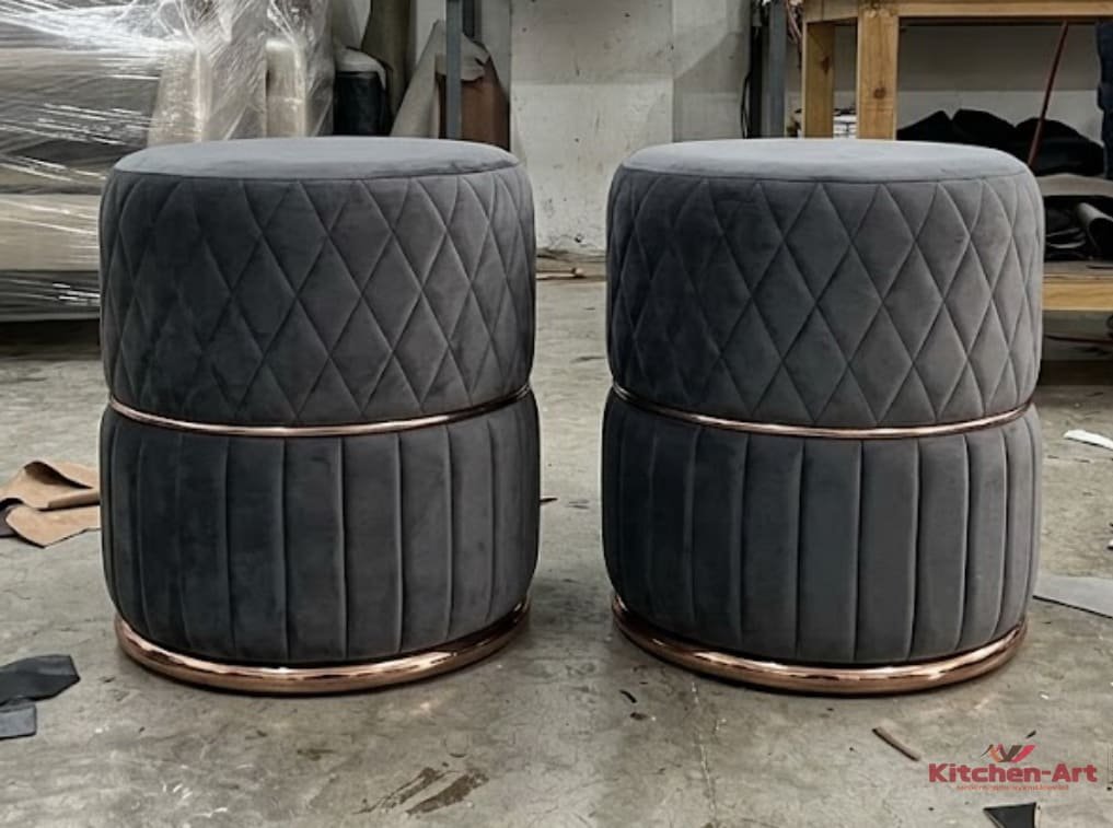 ексклюзивна м'яка банкетка-пуф для туалетного столика