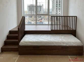производство и установка подиума из дерева в Киеве