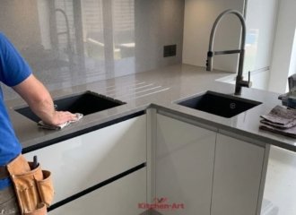 мастер по ремонту кухонной столеницы