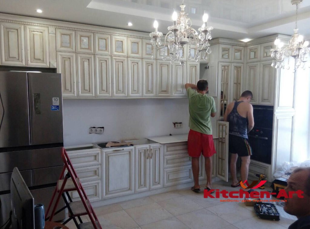 изготовление и установка деревянной кухни