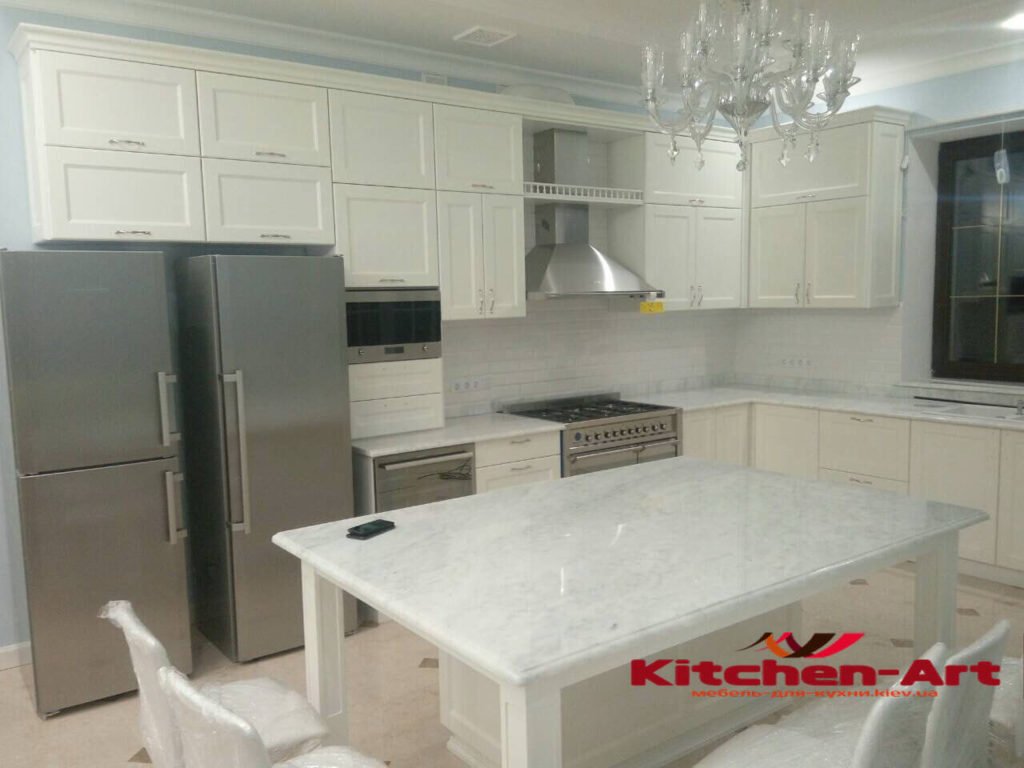 кухня с деревянными фасадами под заказ Украина