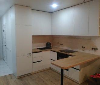 кухня эконом угловая с деревянной столешницей с барной стойкой купить