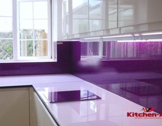 Стеклянный фартук на кухню в России