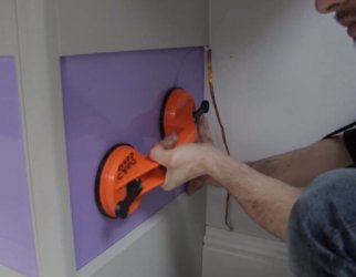 Стеклянный фартук на кухню Вишневое