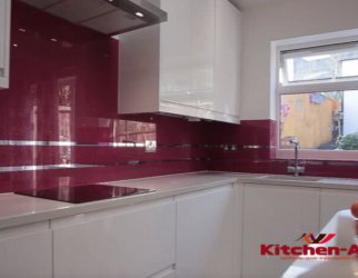 красынй фартук на кухню