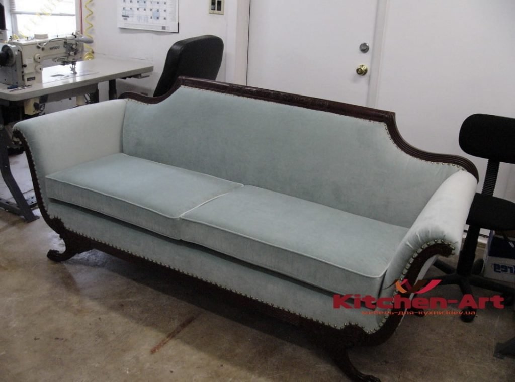 прямой диван классический