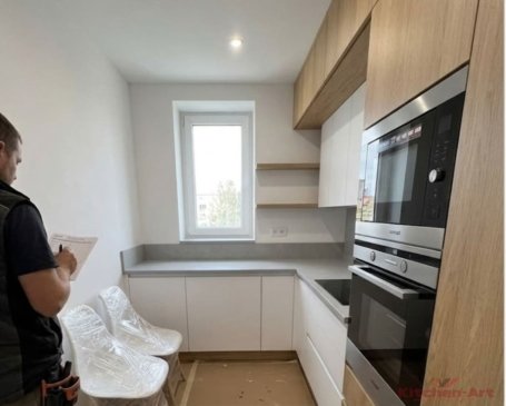замена обычного подоконника на кухонную панель