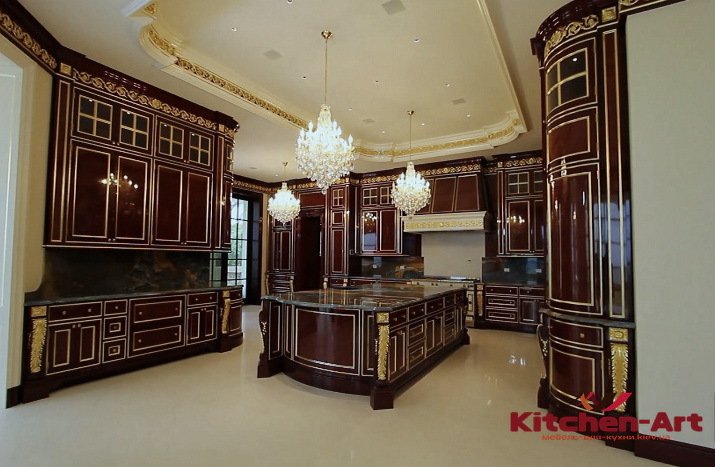 кухонная мебель красного цвета