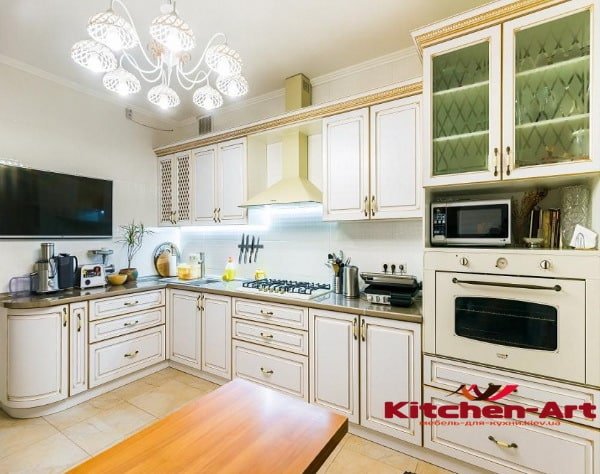 біла кутова кухня 2м