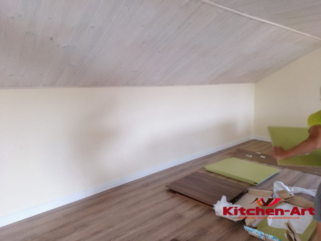 установка мебели в мансарду