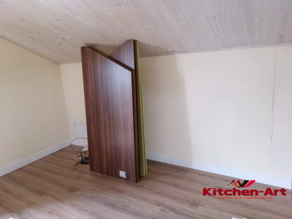 шкаф купе в мансарду