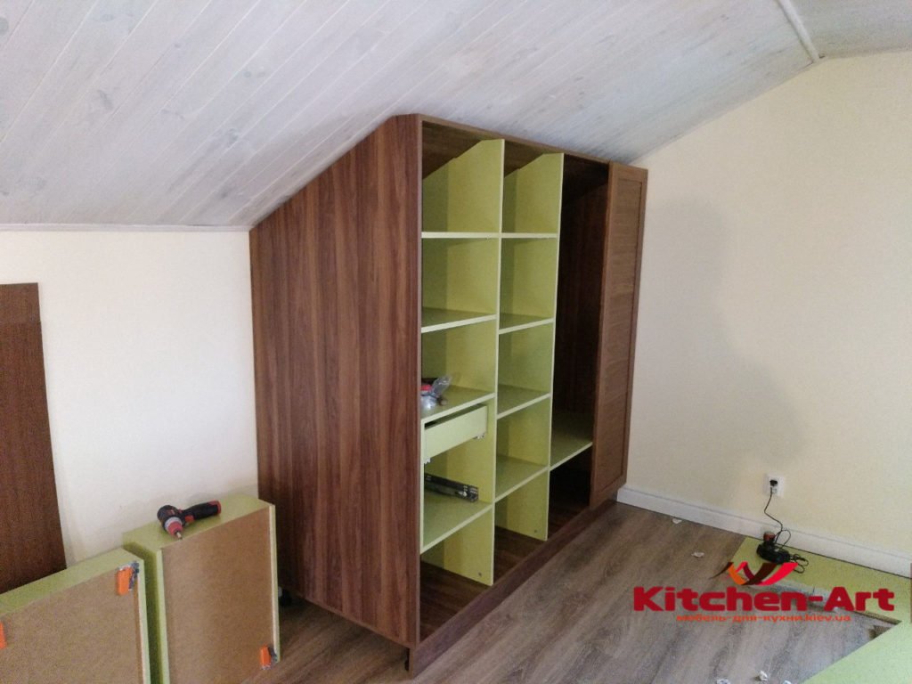 изготовление мебели на заказ на чердак