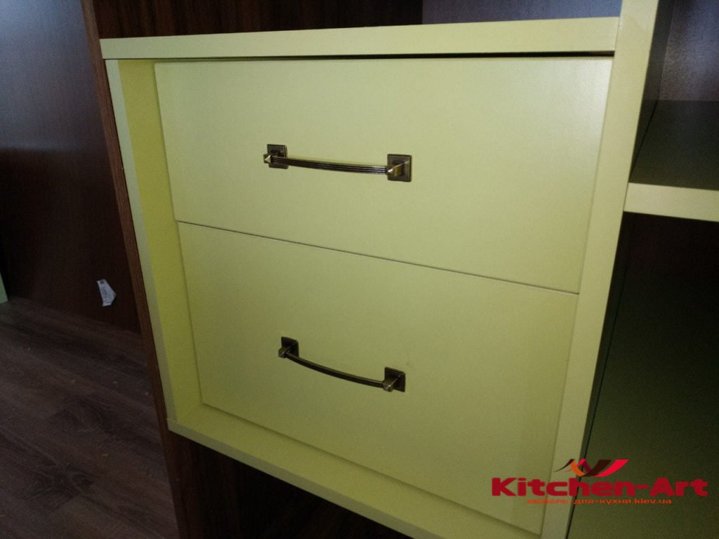 шкафы с косым потолком