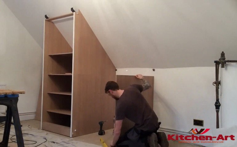 шкаф для мансарды на заказ