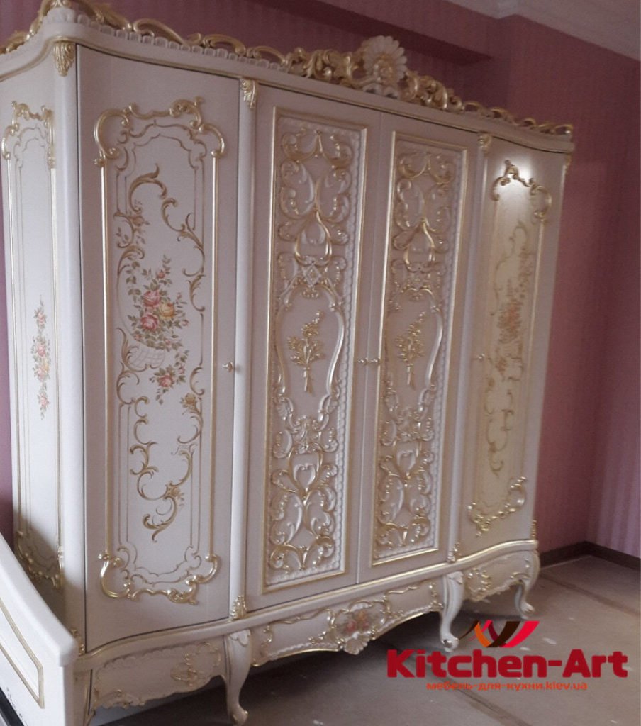 классический шкаф из массива дуба