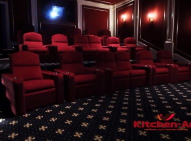 красные кресла в кинотеатр красные кресла в кинотеатр