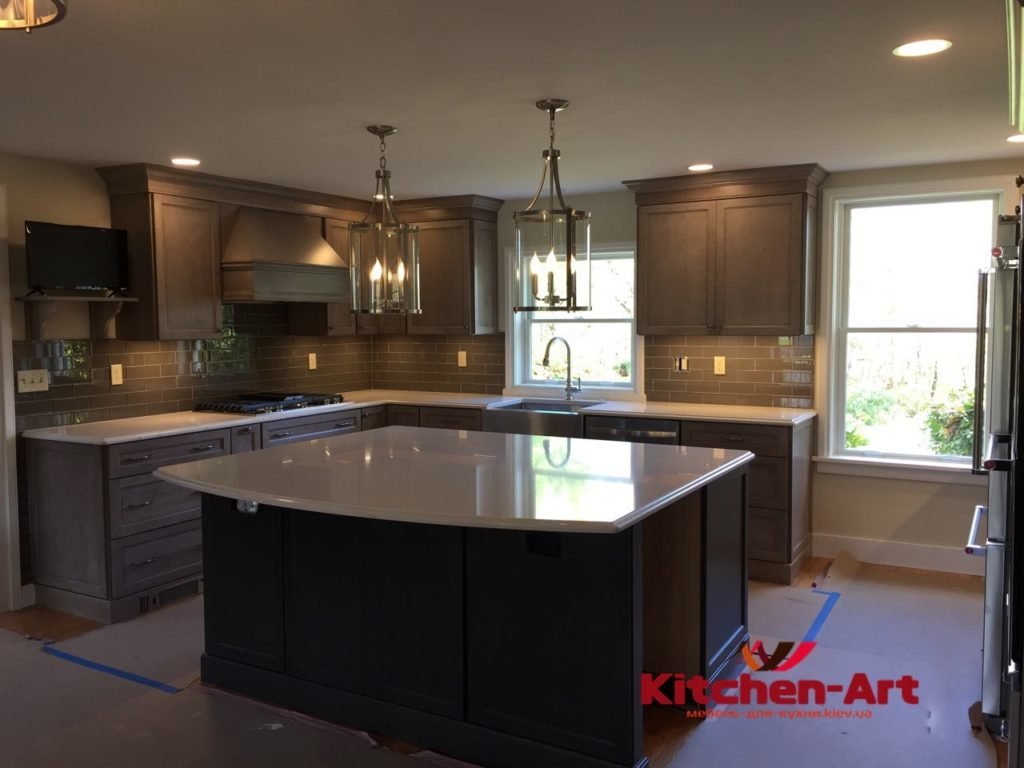 Кухня из ольхи и кварца Вишневое