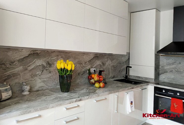 кухонаня мебель с мраморной столеницей на заказ