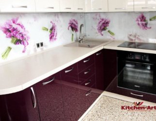 Кухня с фотопечатью на фартуке на заказ