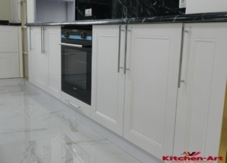 встроенная дорогая кухня в дом