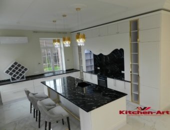 современные системы хранения в деревянной кухне