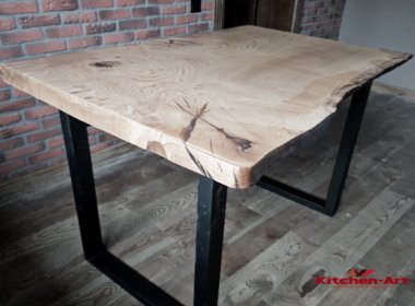 Кухонный деревянный стол на заказ