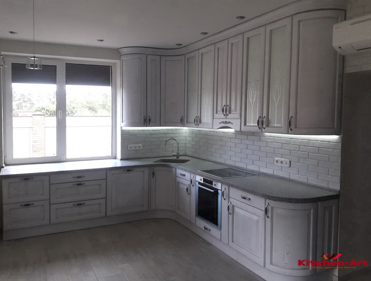 большая кухня угловая из массива бука