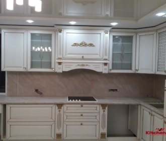 премиальная кухня из дерева с фурнитурой Blum