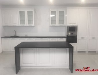 островная кухня из дерева