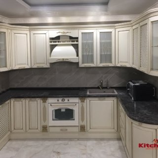 белая дубовая с-образная кухня