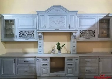 прямяая кухня с короной в классическом стиле дерево прямяая кухня с короной из дерева