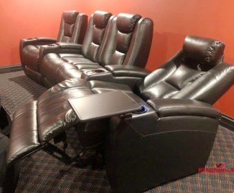 черные кресла в кинтеатр для дома