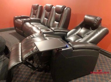 Кресло для кинотеатра в Украине черные кресла в кинтеатр для дома