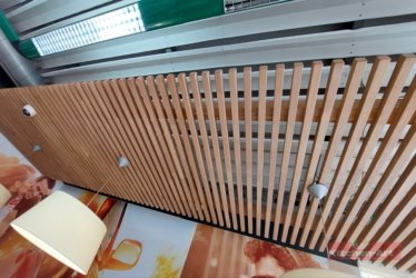 реечные полотолочные панели из дерева Киев реечные полотолочные панели из дерева Киев