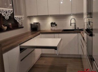 выдвижная столешница в кухонном столе